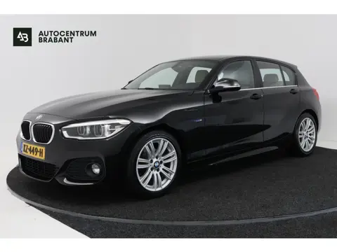 BMW 1-serie 118i High Executive M-Sport Automaat (M-PAKKET, STOELVERWARMING, GROOT-NAVIGATIE, PARKEE