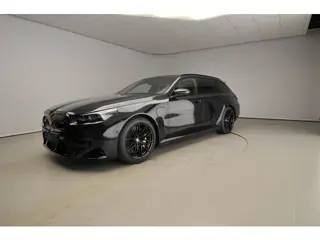 BMW M5 Touring | Keramische remmen | M Driver's Package | Panoramadak | Comfort Pack