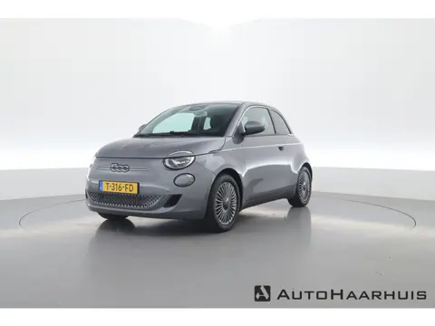 Fiat 500 42 kWh | SOH 95 % | Navi by App | Camera | Apple CarPlay | Stoelverw. | Keyless | Dodehoekd