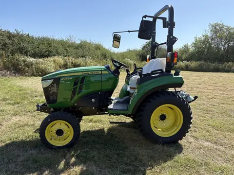 John Deere 2038R-781742