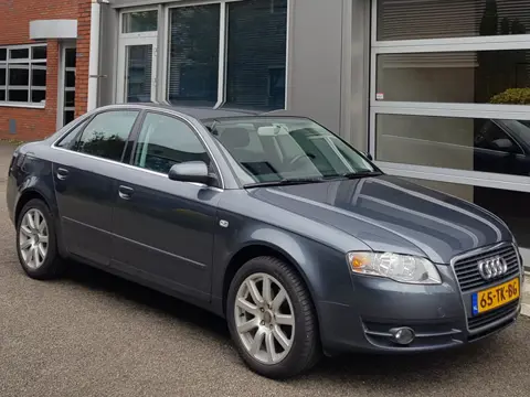 Audi A4 Limousine 2.0 157.602Km Navi BlueTooth Cruise 17"