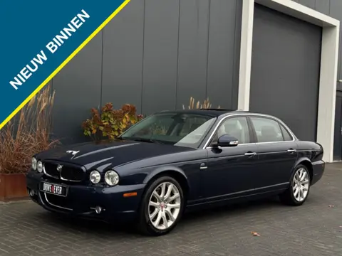 Jaguar XJ 4.2 V8 Executive FULL YOUNGTIMER NAVI SCHUIFDAK LEDER