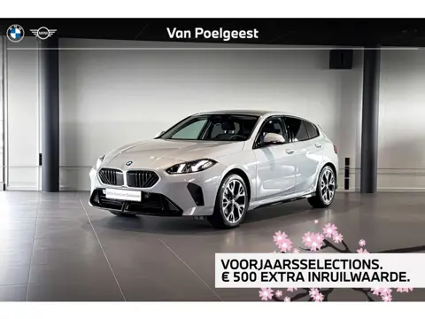 BMW 1 Serie 120 M Sport Design | Stoelverwarming | Achteruitrijcamera | Trekhaak | Selections 500