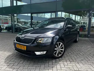 Skoda Octavia Combi 1.6 TDI Ambition Businessline (Automaat, Stoelverwarming, Panoramadak, Parkeerse