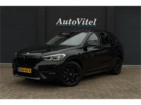 BMW X1 xDrive25e | Leder | Head-Up | PDC V+A | LED | Elektrische Klep | 20x op voorraad !
