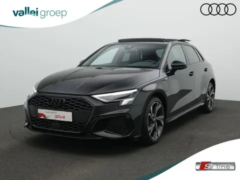 Audi A3 Sportback 40 TFSI e 204 pk S-Line | Panoramadak | Achteruitrijcamera | Stoelverwarming | Nav