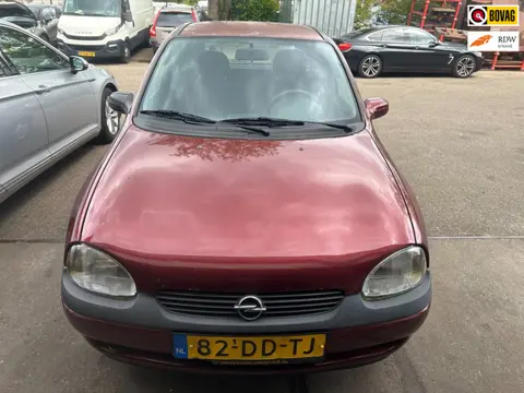 Opel Corsa 1.2i-16V Strada