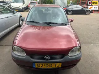 Opel Corsa 1.2i-16V Strada