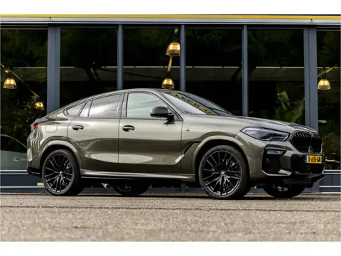 BMW X6 M50i High Executive Pano.dak / Elec.haak (bj 2021)