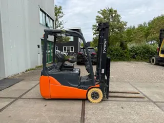 Toyota 8 FBET 16 Accu heftruck 3 delige mast sideshift