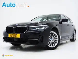 BMW 5 Serie Touring 530e xDrive | LED Grille |  Leder | Camera | Adaptive Cruise | Sfeerlicht | Dode