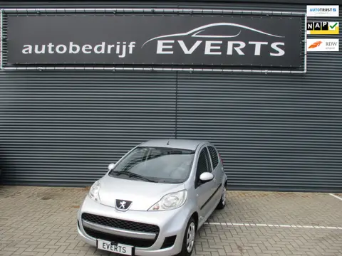 Peugeot 107 1.0-12V XS Apk 03-07-2027 Airco electrisch pakket 1e eigenaar zeer mooie auto nu scherpe
