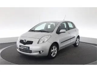 Toyota Yaris 1.3 VVTi Luna (bj 2006)