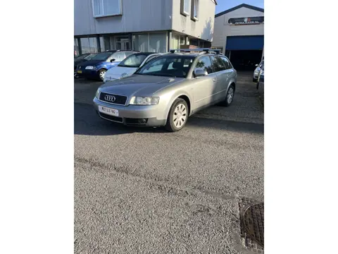Audi A4 Avant 2.0 Goed rijdende en nette A4. Let op: auto heeft export kenteken(zo meenemen)