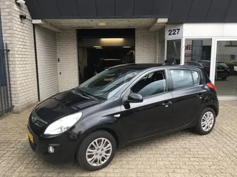 Hyundai I20 1.2i DynamicVersion / AIRCO / APK JUNI 2027 / 5 DEURS / KM+NAP