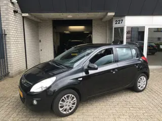 Hyundai I20 1.2i DynamicVersion / AIRCO / APK JUNI 2027 / 5 DEURS / KM+NAP