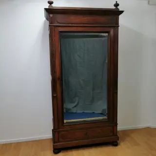 Antieke kleerkast, kleding kast, garderobekast