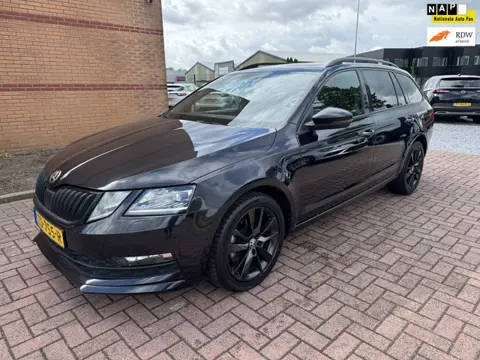 Skoda Octavia Combi 1.0 TSI Greentech Sport Business, Full Led, Apple Carplay