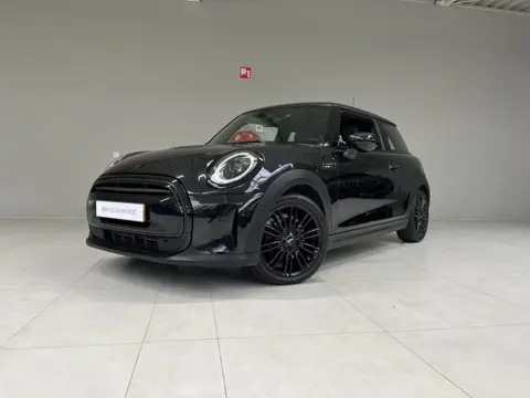 MINI 3-deurs Cooper Camden Plus Edition | 17" | Camera | Panorama | Harman Kardon | Head-Up | Piano 