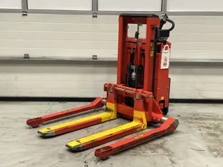 LOGITRANS SELFS 1002/890 2011 1.0T