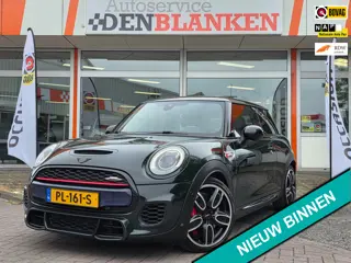 Mini Mini 2.0 John Cooper Works 231pk Chili Automaat BJ.2017 / Panodak / Leder / Head-Up / Camera / 