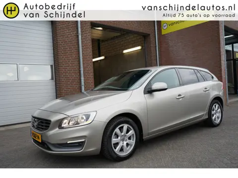 Volvo V60 1.6 T4 180PK MOMENTUM ORIGINEEL NEDERLANDS NAVIGATIE TREKHAAK LED PDC ECC AIRCO CRUISECONT