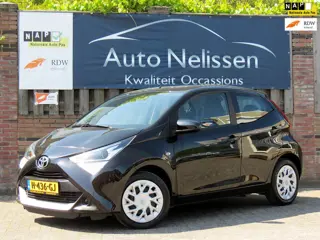 Toyota Aygo 1.0 VVT-i x-play | ACHTERUITRIJCAMERA | DEALER ONDERHOUDEN | APPLE CARPLAY | AIRCO | NIE