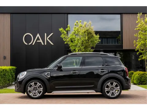 MINI Countryman 2.0 Cooper S Yours | Navigatie | Panorama | Lounge Leder | Camera | 19"LM | Midnight