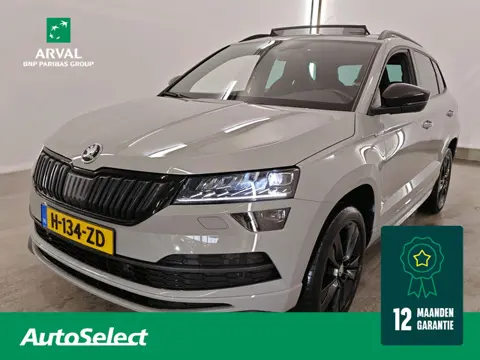 Skoda Karoq 1.5 TSI 150pk ACT Sportline Business | Panoramadak | Trekhaak | Stoelverwarming | CarPla