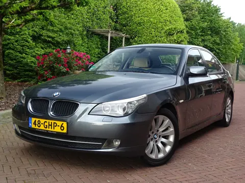 BMW 5 Serie 520i Exe Leder int. Navi. Trekhaak Nw.staat