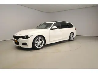 BMW 3 Serie Touring 318i | M-Sportpakket | LED | Leder | Navigatie | Panoramadak | Trekhaak | Sports
