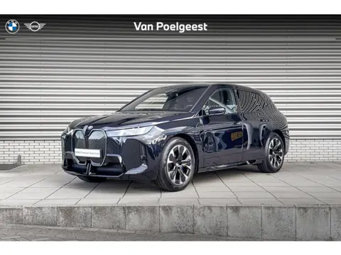 BMW iX xDrive45 101 kWh