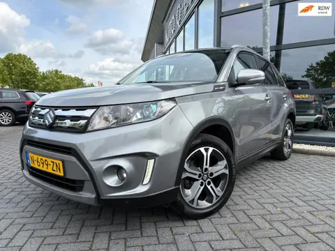 Suzuki Vitara 1.6 High Executive Allgrip | Automaat | Trekhaak | Camera | Stoel Verwarming | Pano | 