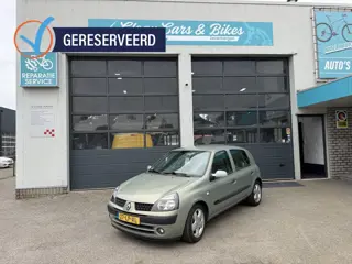 Renault Clio 1.6-16V Privilège (bj 2003, automaat)