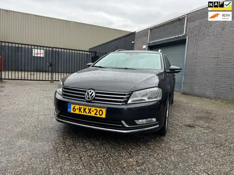 Volkswagen Passat Variant 1.6 TDI Highline BlueMotion Clima Cruise Leer Navi PDC LM-Wielen Trekhaak 