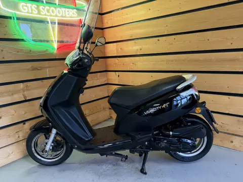 Peugeot Bromscooter Viva City 4T (bj 2014, automaat)
