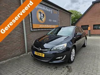 Opel Astra 1.4 Turbo Cosmo (bj 2013)