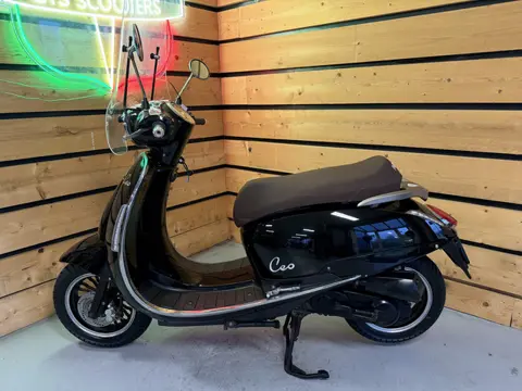 NIMOTO Bromscooter Ceo (bj 2015, automaat)