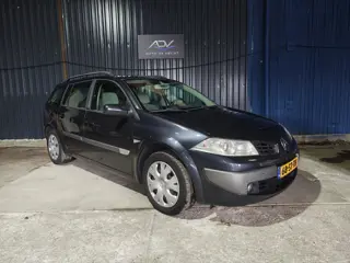 Renault Mégane Grand Tour 2.0-16V Dynamique Comfort AUTOMAAT - INRUIL - ZO MEENEMEN
