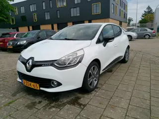 RENAULT CLIO 0.9 TCE COLLECTION