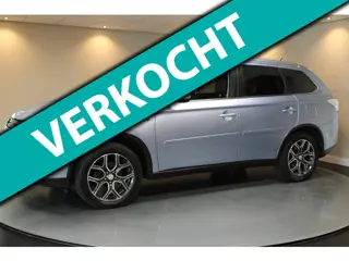 Mitsubishi Outlander 2.0 PHEV Executive Edition *Pano* Trekhaak|Leer|Stoelverw.|Camera|Cruise|Navi|