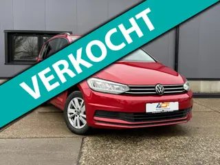 Volkswagen Touran 1.5 TSI DSG 150 pk Highline 5 persoons trekhaak LED
