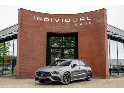 Mercedes-Benz CLA-klasse 200 AMG Line Multibeam Sfeerverlicht. Orig NL Auto