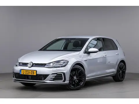 Volkswagen Golf 7.5 1.4 TSI GTE PHEV Carplay|Trekhaak|Stoelverw.|ACC|Sfeerverlichting|Gedocumenteerd