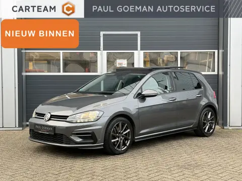 Volkswagen Golf 1.5 TSI Highline | R Line | Pano | Carplay | Parkeer sensoren |