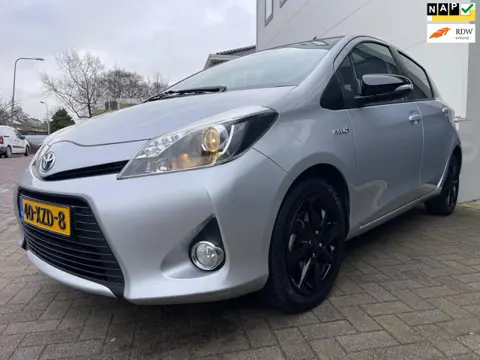 Toyota Yaris 1.5 Full Hybrid Dynamic/Pano/Navi/Camera/Led/Cruise-c/Climate-c/keyless