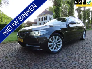 BMW 5 Serie Touring 520d High Executive Leer Keyless Led BI Xenon Stoelverwarming Pdc Navigatie Bleu
