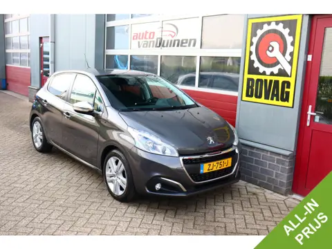 Peugeot 208 1.2 PureTech Signature O.a: PDC, Airco, Navi, Carplay, DAB, Cruise, Etc. All-in prijs!