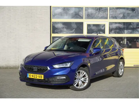 SEAT Leon 1.5 eTSI 150PK! Automaat 5drs Style Launch Edition BJ2021 Lmv 17" | Led V+A | Pdc | Navi |