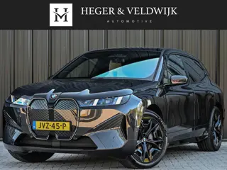 BMW iX xDrive45 101 kWh